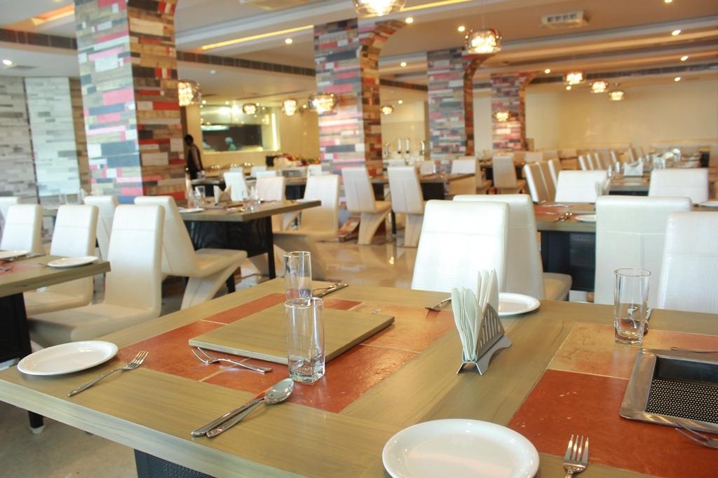 Hotel Vijay Elanza Coimbatore Buitenkant foto
